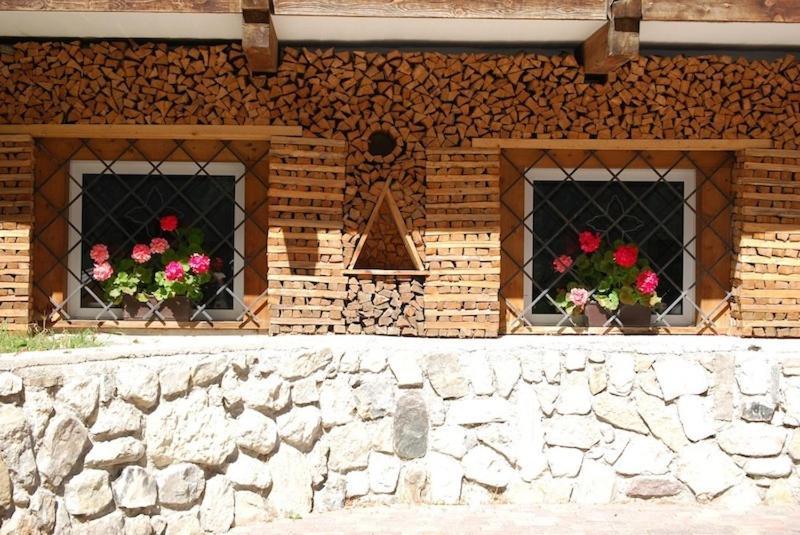 Appartamenti Chalet Orchidea Канацеї Екстер'єр фото